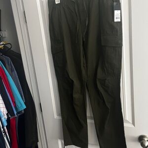 Olive green cargo pants size M